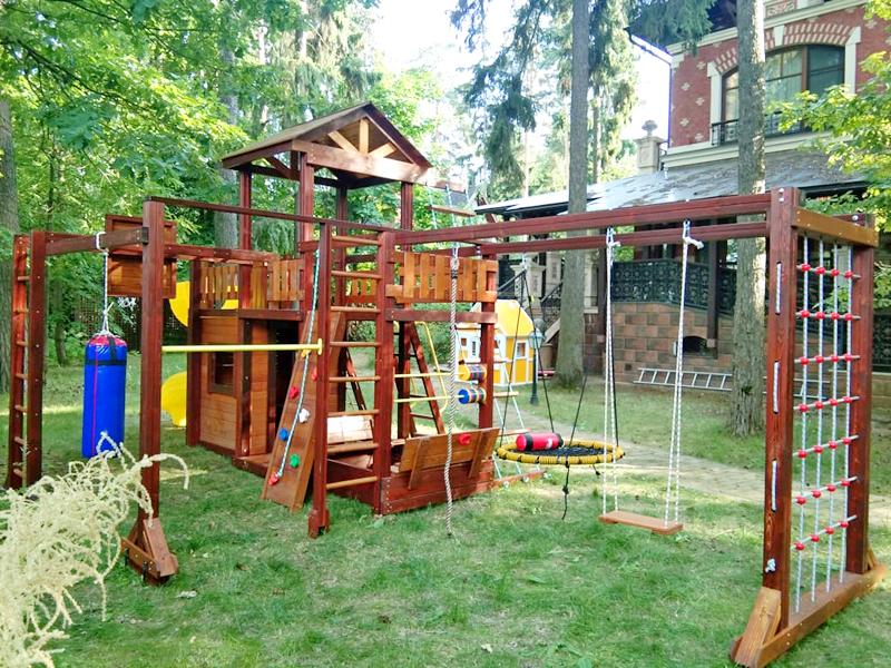 Детская площадка LARGE FRIENDLY FAMILY (Большая дружная семья)