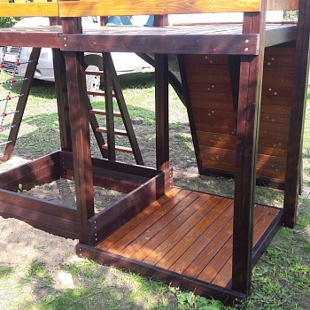 Площадка с песочницей