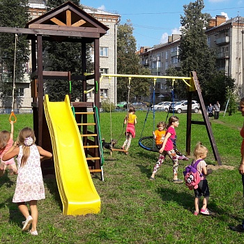 Дети на площадке!
