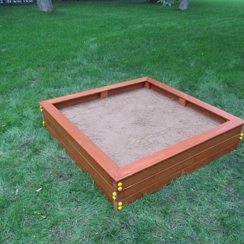 Песочница отдельностоящая.