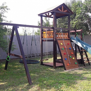 Площадка с балконом