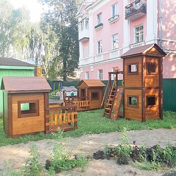 Домики для частого детского садика.